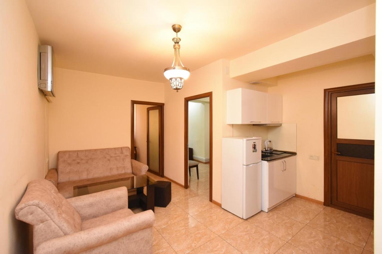A&X Hostel&tours Erivan Exterior foto